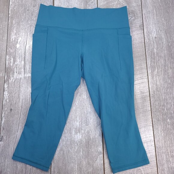 Athleta Pants Womens XL Blue Salutation High Rise Capri Lightweight Knit Comfort - Picture 1 of 7